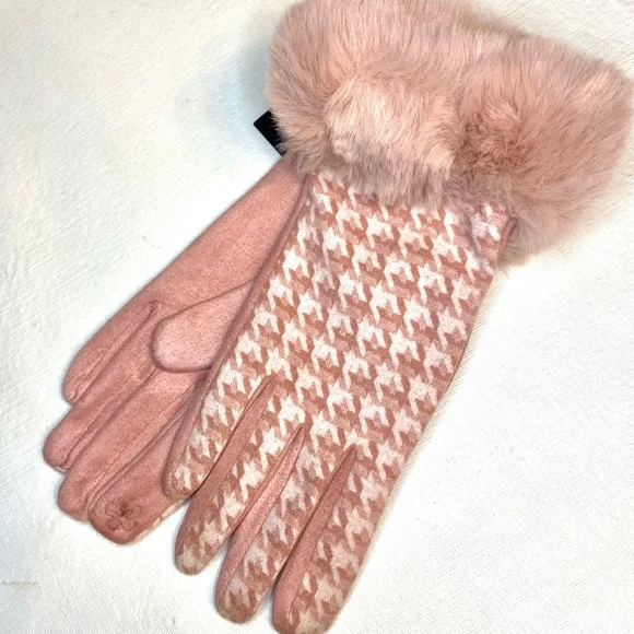 Elegant Pink Gloves with Houndstooth Pattern and Fur Trim - Picture 2 of 6